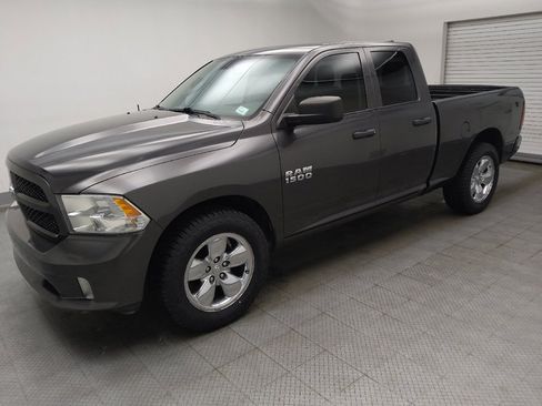 Used 2017 RAM 1500 Express RWD image 2