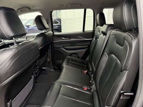 Used 2023 Jeep Grand Cherokee Limited AWD/4WD image 14