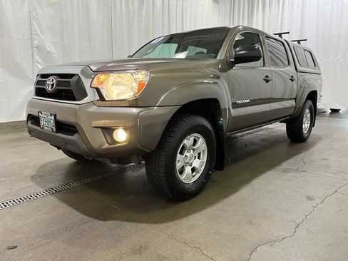 Used 2015 Toyota Tacoma PreRunner w/ TRD Off-Road Package RWD image 24