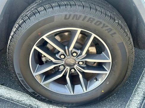 Used 2019 Jeep Grand Cherokee Limited AWD/4WD image 31