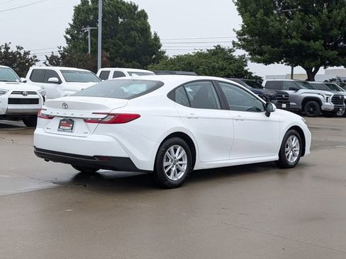 Used 2025 Toyota Camry LE FWD image 5