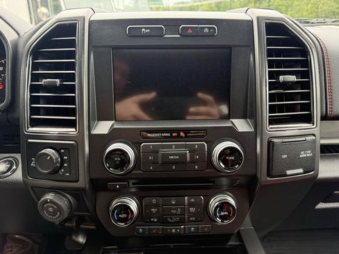 Used 2018 Ford F150 Lariat w/ Equipment Group 502A Luxury AWD/4WD image 20