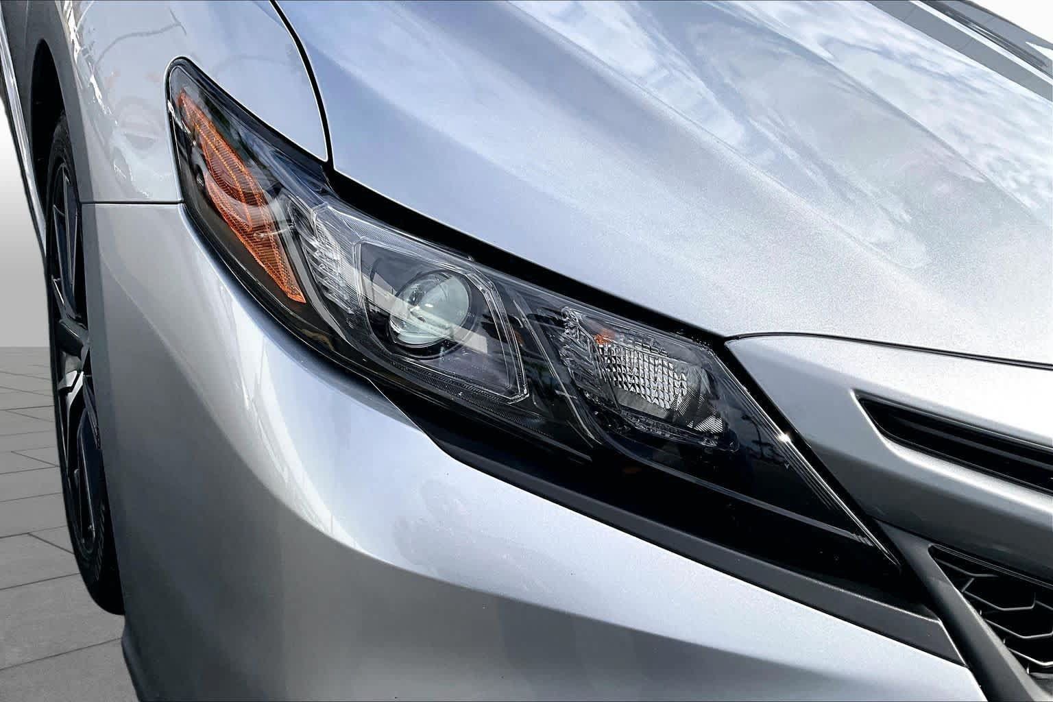 Used 2024 Toyota Camry SE w/ Convenience Package FWD image 27
