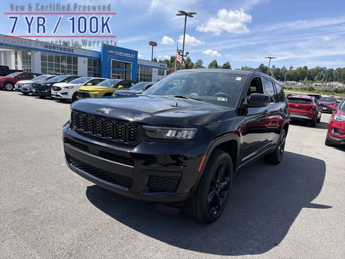 Used 2025 Jeep Grand Cherokee L Laredo AWD/4WD image 1