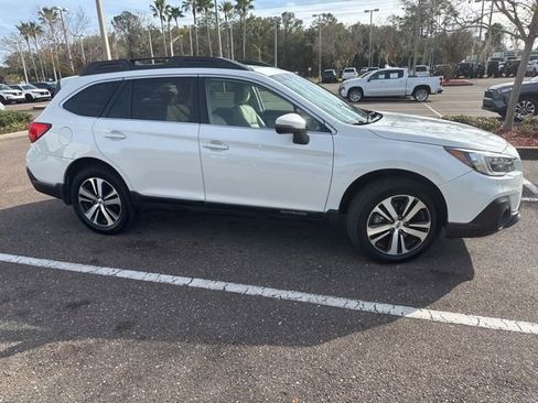Used 2018 Subaru Outback 2.5i Limited image 3