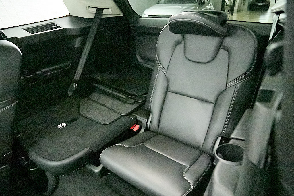 Certified 2025 Volvo XC90 B6 Ultra w/ Protection Package Premier AWD/4WD image 24