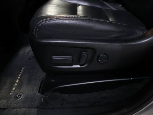 Used 2018 Toyota Sienna SE image 6