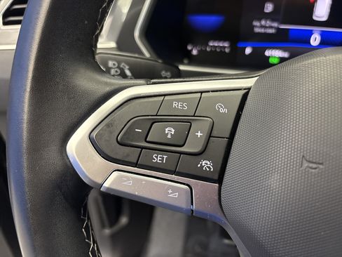 Certified 2023 Volkswagen Tiguan SE FWD image 15
