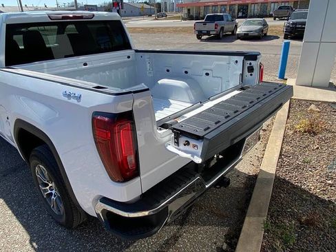 Used 2025 GMC Sierra 1500 SLT image 5