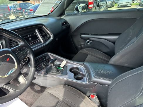 Used 2018 Dodge Challenger SXT RWD image 11