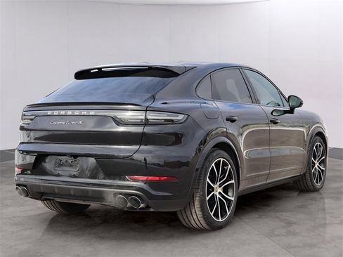 Certified 2023 Porsche Cayenne Turbo S image 8