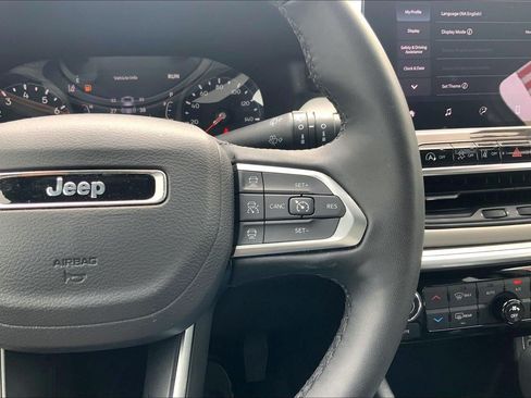 Used 2025 Jeep Compass Limited AWD/4WD image 19
