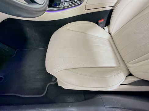 Used 2020 Mercedes-Benz E 350 Sedan image 19