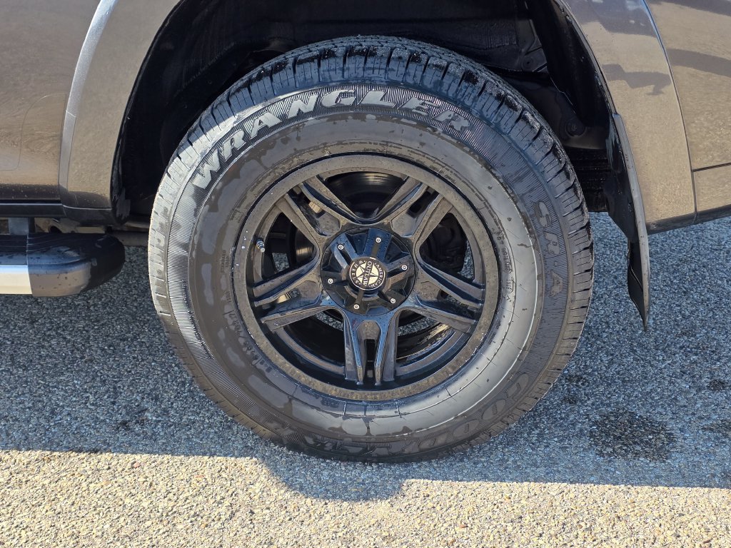 Used 2018 Toyota 4Runner TRD Off-Road Premium w/ Wilderness Package AWD/4WD image 13