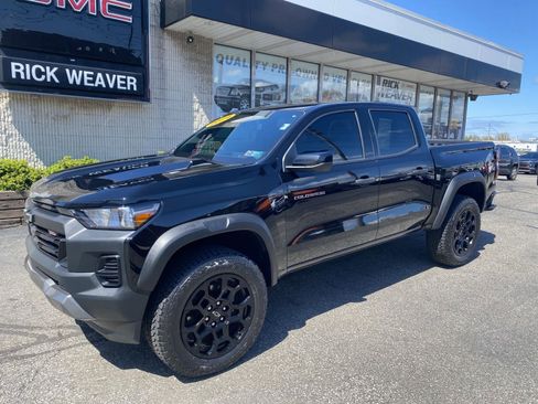 Used 2026 Chevrolet Colorado Trail Boss AWD/4WD image 2