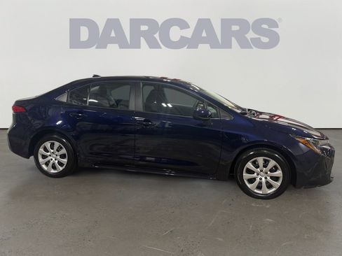 Used 2025 Toyota Corolla LE FWD image 8