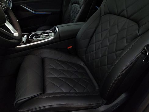 New 2026 BMW X5 xDrive50e w/ Climate Comfort Package image 17