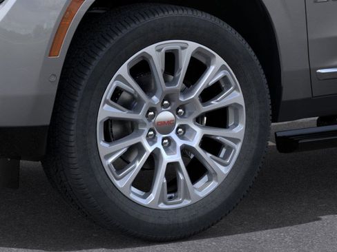 New 2025 GMC Yukon Denali w/ Denali Reserve Package image 9