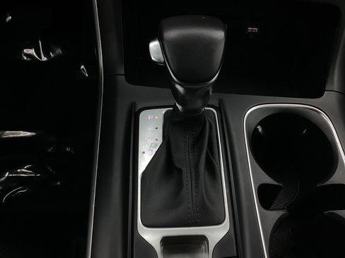 Used 2023 Kia Carnival LX image 34