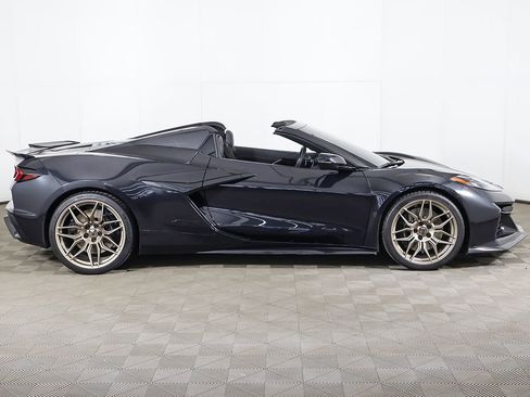 Used 2024 Chevrolet Corvette Z06 w/ Stealth Interior Trim Package RWD image 21