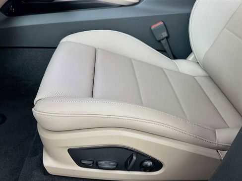 New 2026 Porsche Macan 4 Electric AWD/4WD image 12