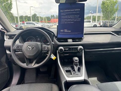 Used 2022 Toyota RAV4 LE FWD image 24