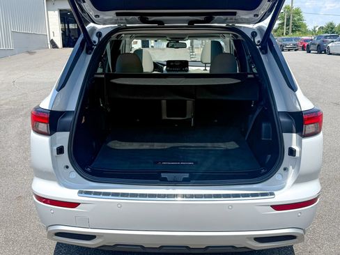 Used 2023 Mitsubishi Outlander SEL AWD/4WD image 14
