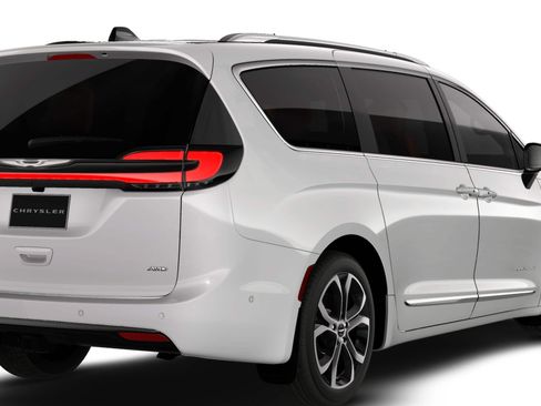 New 2026 Chrysler Pacifica Pinnacle w/ Trailer Tow Group AWD/4WD image 2