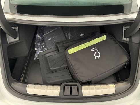 Certified 2025 Porsche Taycan RWD image 28