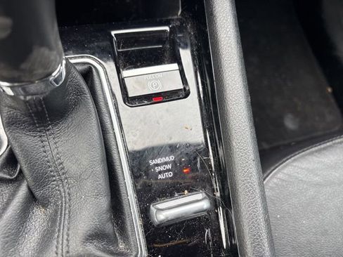 Used 2023 Jeep Compass Limited image 32