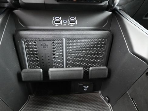 New 2026 RAM 1500 4x4 Crew Cab image 4