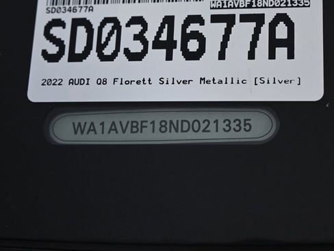 Used 2022 Audi Q8 Premium image 25