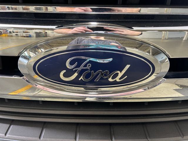 Used 2017 Ford F250 XLT w/ XLT Value Package AWD/4WD image 9