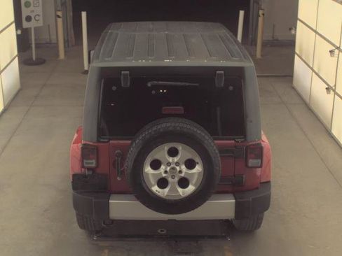 Used 2013 Jeep Wrangler Unlimited Sahara AWD/4WD image 4