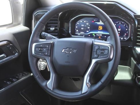 Used 2023 Chevrolet Silverado 1500 RST w/ Z71 Off-Road Package AWD/4WD image 19