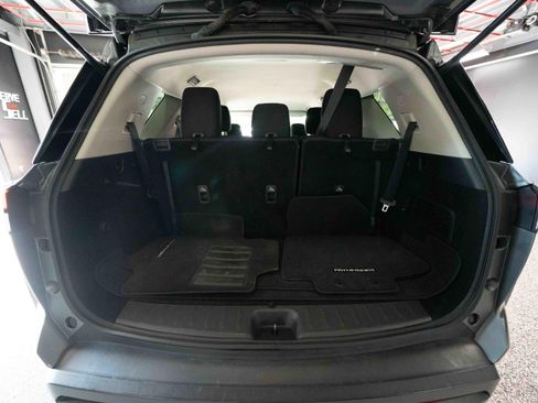 Used 2022 Nissan Pathfinder SV FWD image 28