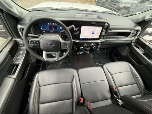 Used 2025 Ford F350 4x4 Crew Cab Super Duty image 15