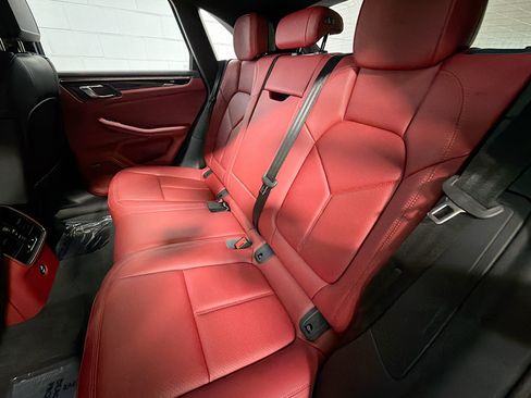 Certified 2026 Porsche Macan S AWD/4WD image 21