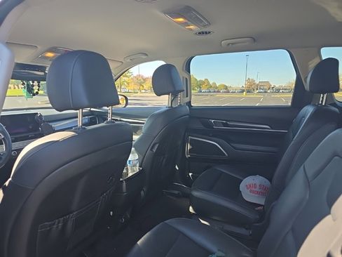 Used 2023 Kia Telluride S image 20