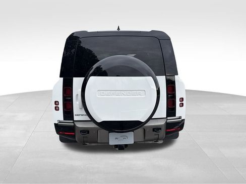 New 2024 Land Rover Defender 130 X-Dynamic SE image 8