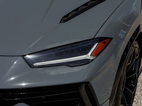 Used 2023 Lamborghini Urus Performante AWD/4WD image 41