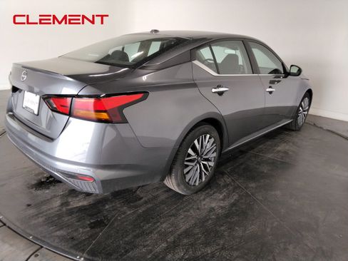 Used 2025 Nissan Altima 2.5 SV image 5