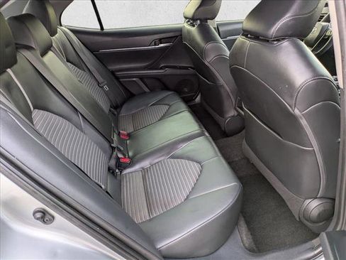 Used 2020 Toyota Camry SE image 19