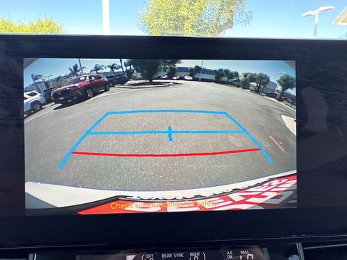 Certified 2025 Toyota Sienna XLE w/ XLE Plus Package AWD/4WD image 31