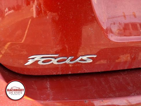 Used 2018 Ford Focus SEL w/ Cold Weather Package FWD image 30