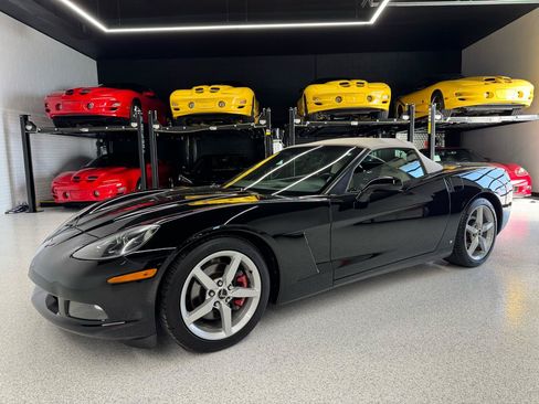 Used 2006 Chevrolet Corvette Convertible w/ Preferred Equipment Group RWD image 26