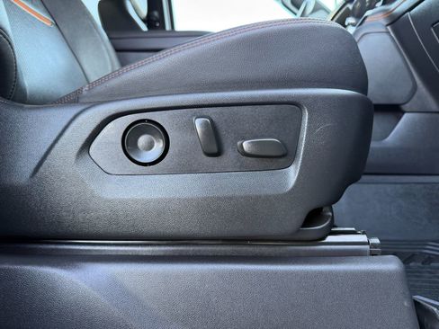 Used 2022 GMC Sierra 1500 AT4 w/ AT4 Premium Package image 29