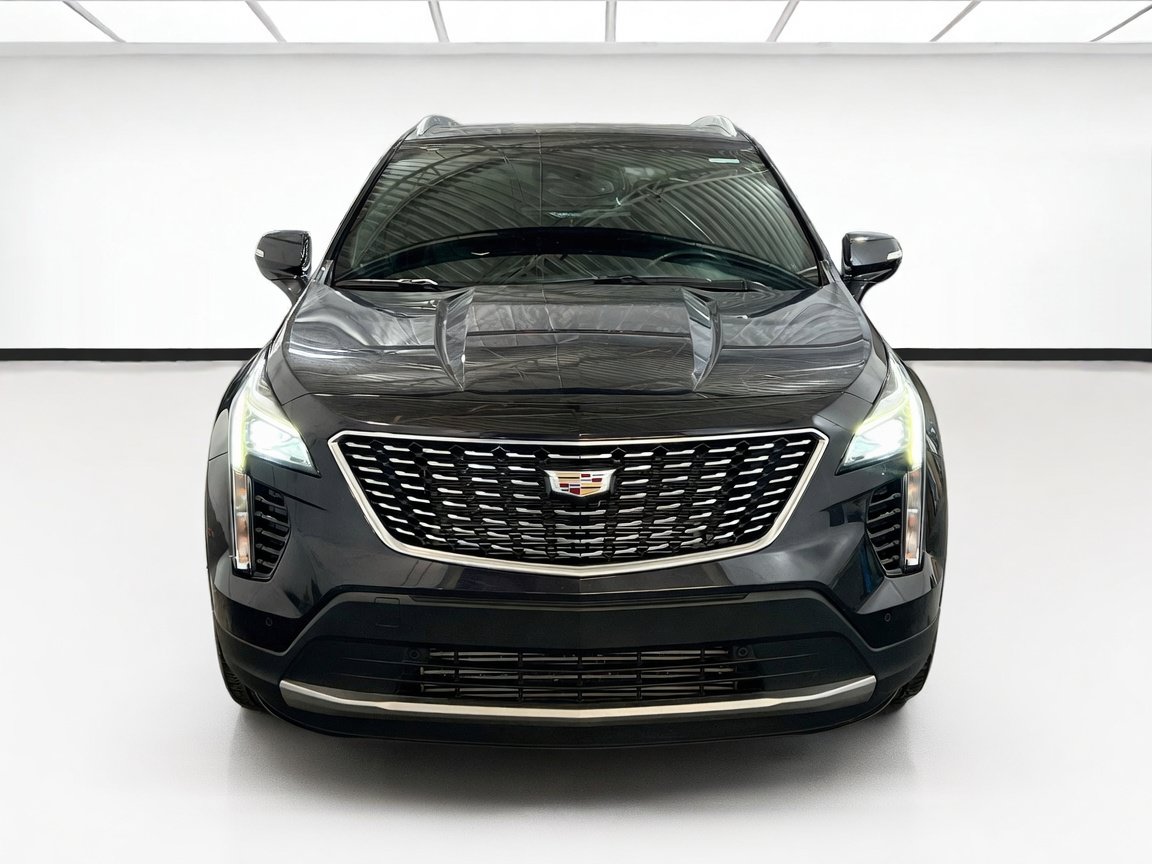 Used 2023 Cadillac XT4 Premium Luxury w/ Trailering Package FWD image 2
