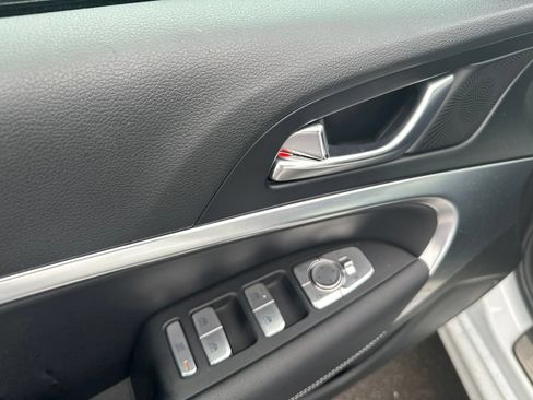Used 2026 Genesis G70 2.5T RWD image 13