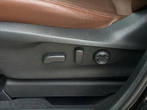 Used 2023 Subaru Ascent Touring AWD/4WD image 19